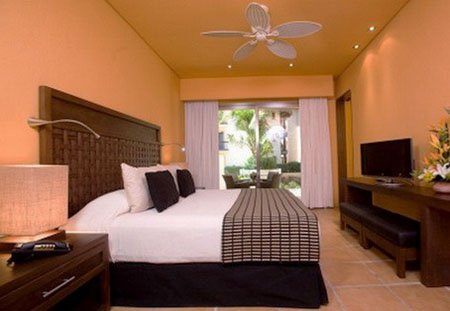 Які шпалери вибрати в спальню: ідеї та кольору