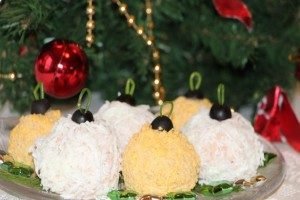 Новорічні салати кульками і кулями: оригінальні рецепти до святкового столу