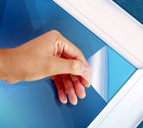 Термосберегающая плівка для вікон: монтаж, переваги, недоліки