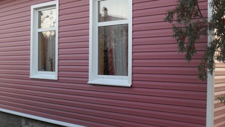 Сайдинг вініловий або акриловий: який краще вибрати?
