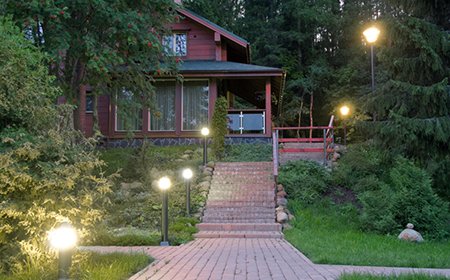 Світлодіодні світильники (ліхтарі, лампи) для вуличного освітлення на стовпах