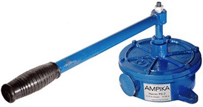 Ручний насос для води з свердловини: види, принцип роботи