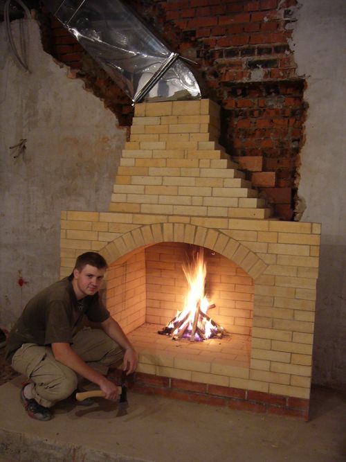 Цегляні каміни: фото в інтерєрі для будинку