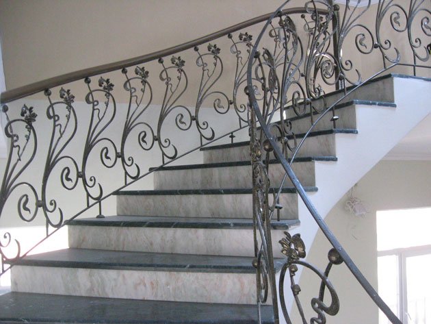 Сходи з мармуру: правильний вибір