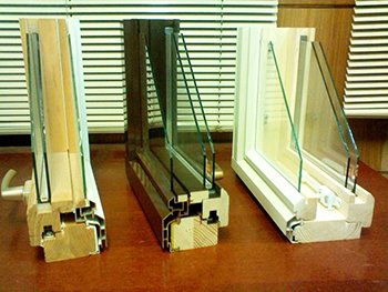 Які вікна тепліше: поради щодо вибору для дому та дачі