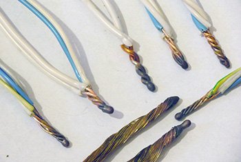 Правильне зєднання проводів в розподільній коробці