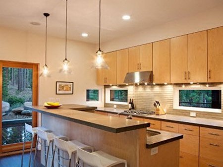 Як розташувати світильники на натяжній стелі: схеми і варіанти