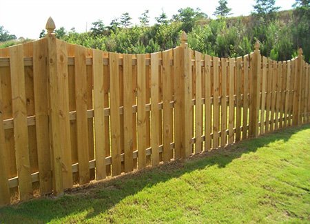 Встановлення стовпів для паркану своїми руками: порядок робіт