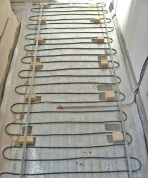 Тепла підлога на балконі своїми руками: водяний або електричний?