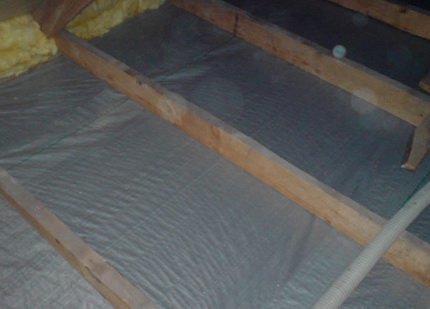 Як можна утеплити горищне перекриття Як можна утеплити горищне перекриття