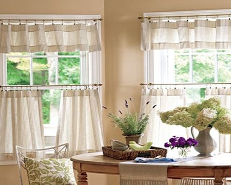 Штори для маленької кухні: варіанти, поради з вибору