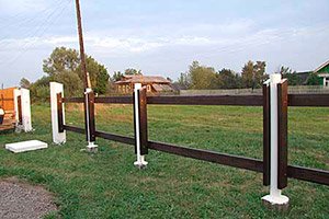 Паркан з профлиста своїми руками: послідовність робіт, відео, фото