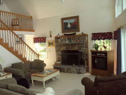 Великі каміни в інтерєрі вітальні: фото з цегли та каменю Великі каміни в інтерєрі вітальні: фото з цегли та каменю