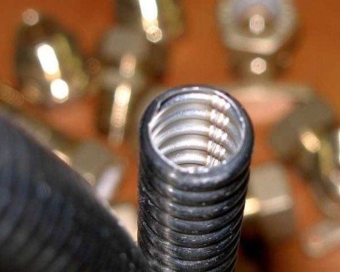 Гофровані нержавіючі труби для опалення, монтаж сталевих гнучких труб Гофровані нержавіючі труби для опалення, монтаж сталевих гнучких труб