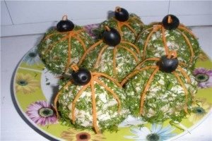 Новорічні салати кульками і кулями: оригінальні рецепти до святкового столу