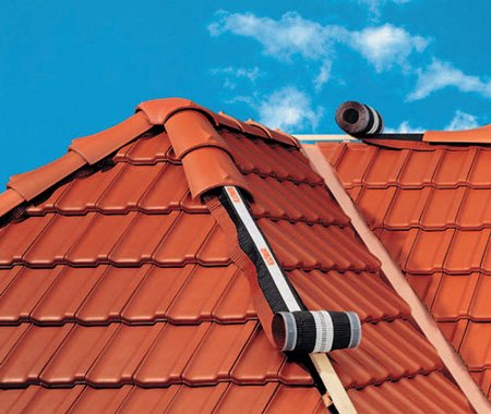 Покрівля з керамічної черепиці: пристрій і монтаж