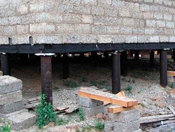 Фундамент для будинку з піноблоків: види та особливості