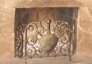 Вибір кованої решітки для каміна, фото сіток з дроту