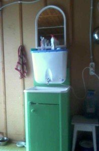 Умивальник або мойдодир для дачі з підігрівом: вибір, інструкція відгуки (фото) Умивальник або мойдодир для дачі з підігрівом: вибір, інструкція відгуки (фото)