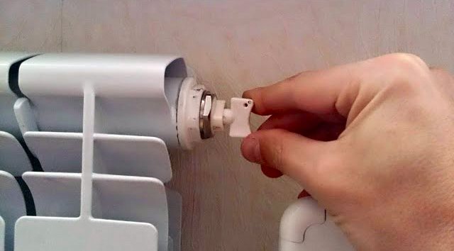 Як спустити повітря з батареї опалення в приватному будинку Як спустити повітря з батареї опалення в приватному будинку