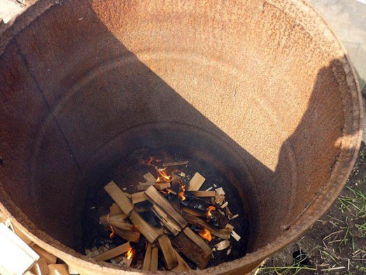 Як зробити деревне вугілля своїми руками в домашніх умовах, технологія виробництва деревного вугілля Як зробити деревне вугілля своїми руками в домашніх умовах, технологія виробництва деревного вугілля