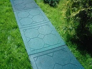 Тротуарна плитка з покришок своїми руками – робимо гумові садові доріжки, фото і відео