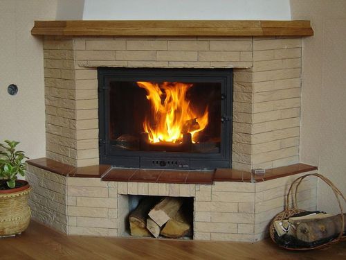 Чавунні камінні топки з водяним контуром, кутові: монтаж і установка своїми руками