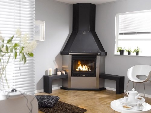 Вітальня з каміном в сучасній квартирою: фото дизайнів інтерєрів