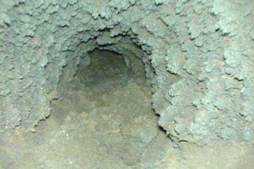 Чистка каміна від сажі: як почистити своїми руками