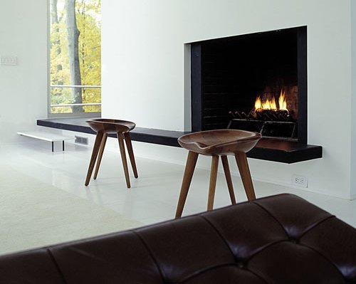 Камін в інтерєрі будинку в стилі модерн: фото варіанти