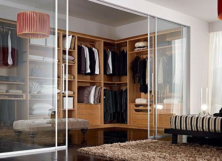 Гардеробна в спальні: облаштування та дизайн