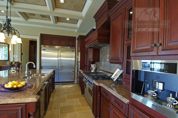 Стільниці з граніту та мармуру