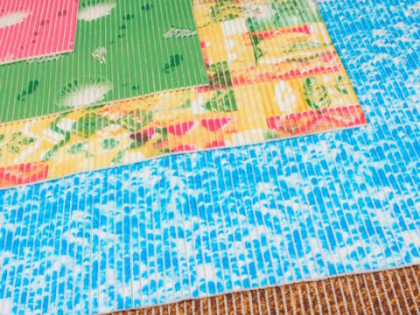 Килимок для ванної кімнати нековзний, як вибрати і які види