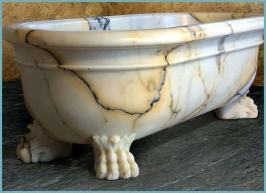 Як і чим очистити ванну, щоб зберегти її красу і глянець