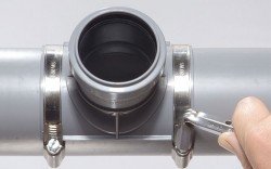 Які бувають види каналізаційних труб та фітингів для зовнішньої і внутрішньої каналізації (пластикові, ПВХ, поліпропіленові), розміри і діаметри труб