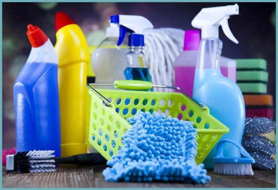 Догляд за акриловою ванною: чим чистити і мити в домашніх умовах