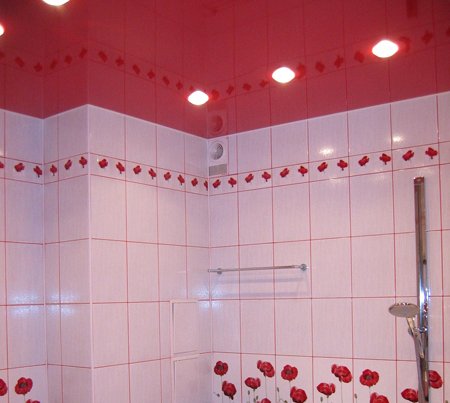 Усе про натяжні стелі у ванній, плюси і мінуси, а також поради