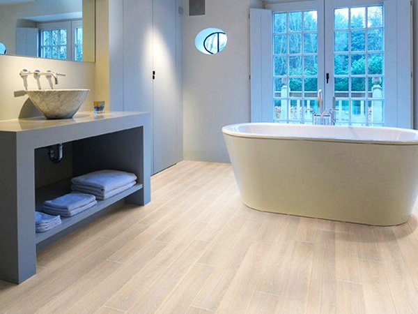 Водостійкий ламінат для ванної: його особливості та нюанси укладання Водостійкий ламінат для ванної: його особливості та нюанси укладання