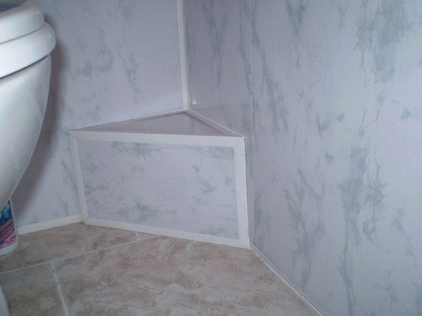 Стінові панелі для ванної кімнати: переваги і недоліки, різновиди і самостійний монтаж