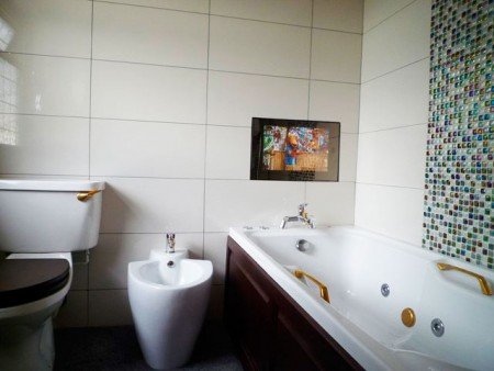 Установка нової ванни: демонтаж старої і особливості монтажу своїми руками