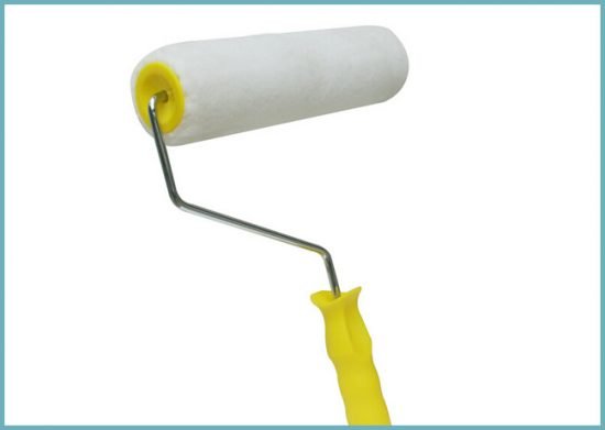 Яким валиком фарбувати стелю у ванній кімнаті