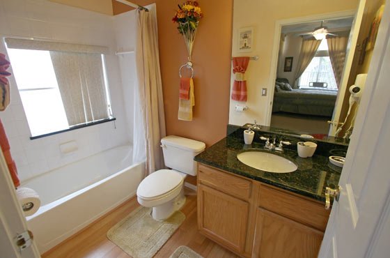 Сучасний дизайн ванної кімнати маленького розміру