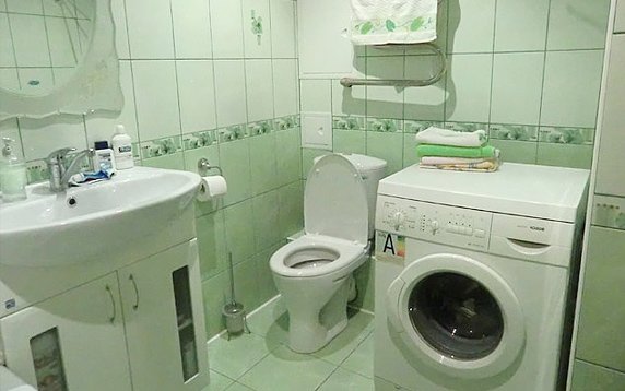 Оригінальний дизайн маленької ванної кімнати