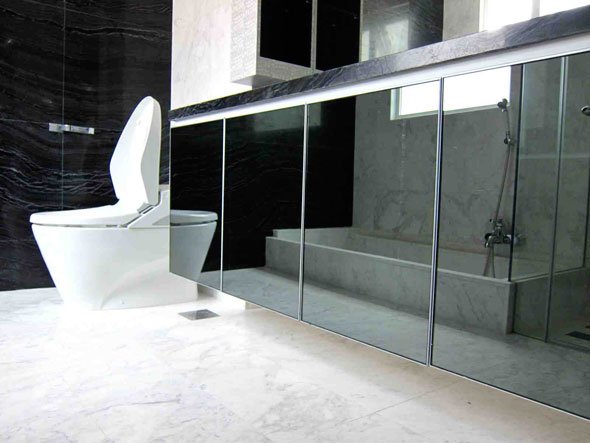 Сучасний дизайн інтерєру ванних кімнат в стилі хай тек