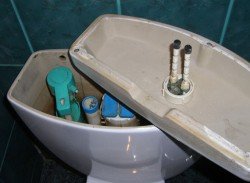 Ремонт унітазу: усуваємо текти зливного бачка