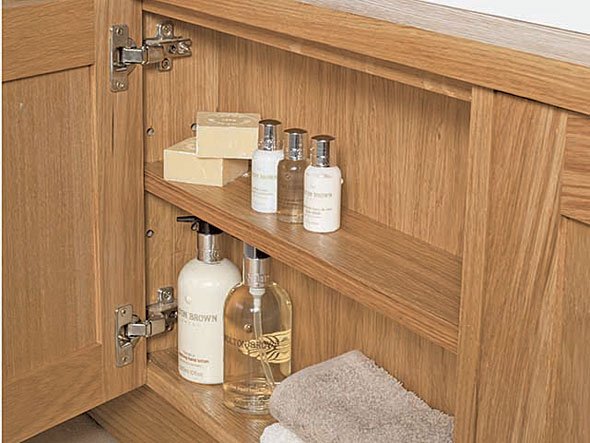 Як і чим закрити простір під ванною