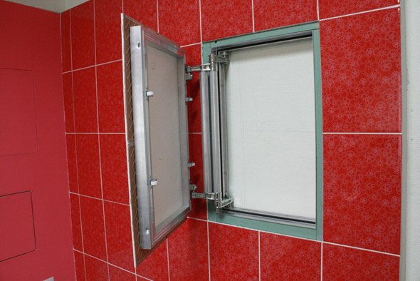 Сантехнічний люк невидимка: конструктивні відмінності і послідовність встановлення