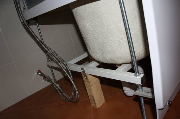 Піддон для душової кабіни: різновиди і способи установки