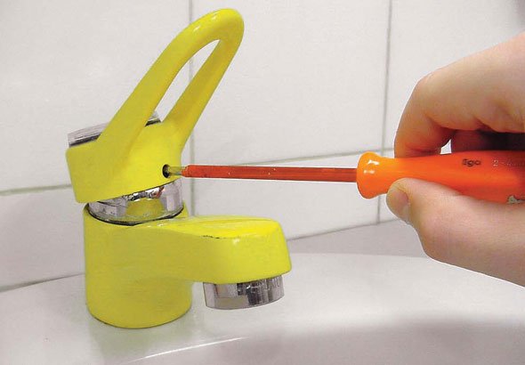 Підтікає або капає змішувач у ванній або на кухні: розбираємося як полагодити Підтікає або капає змішувач у ванній або на кухні: розбираємося як полагодити