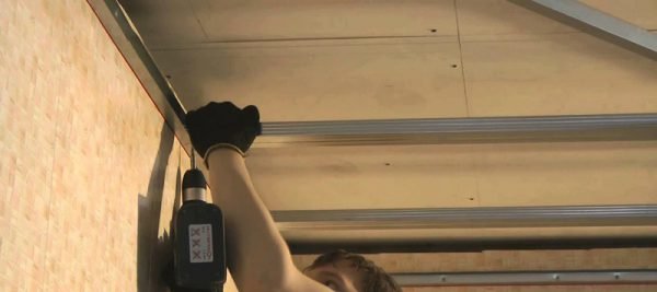 Стеля з пвх панелей в ванній кімнаті своїми руками — відео і фото